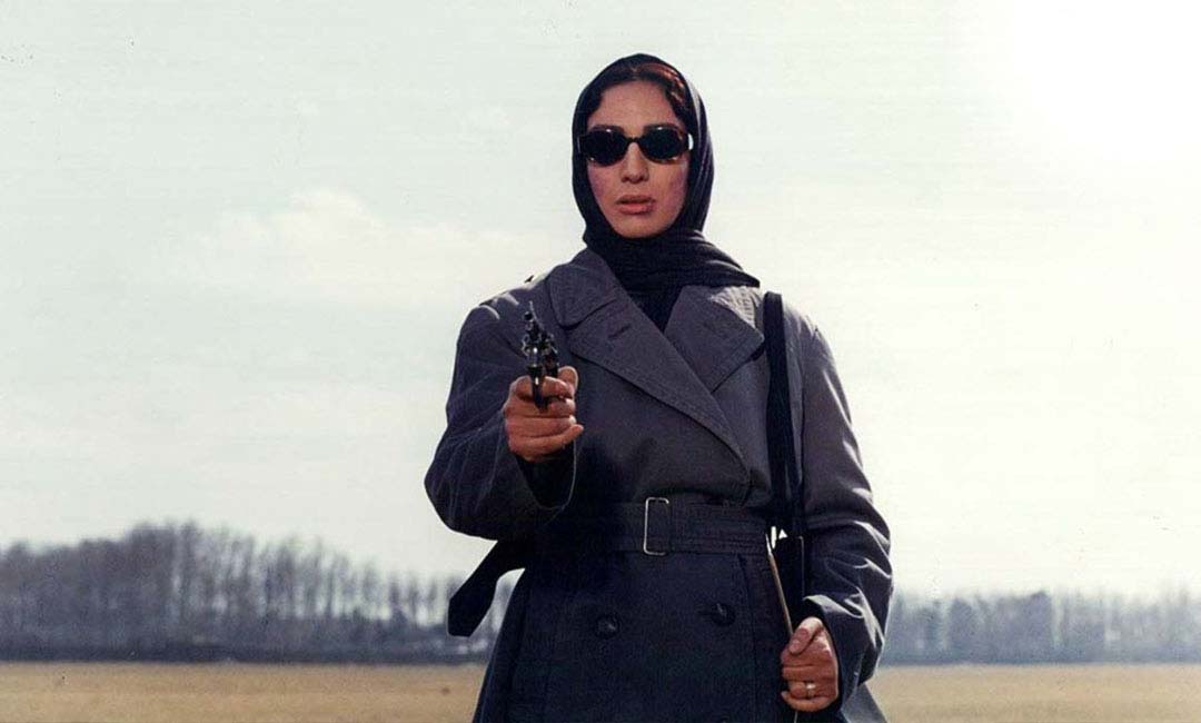 مژده شمسایی در فیلم سگ کشی (2001)